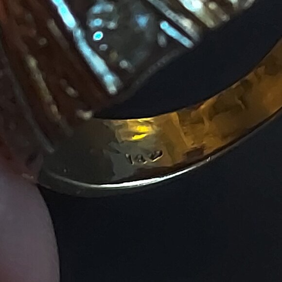 14k gold and genuine diamond ring, size 6 - Picture 16 of 16